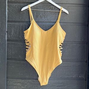 PINK Ribbed yellow swimsuit